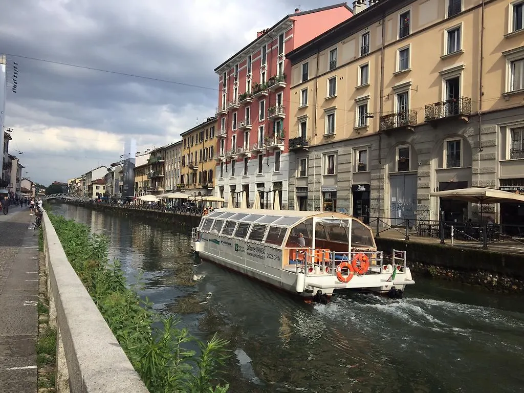 Lovelyloft - Alzaia Naviglio Milaan Appartement