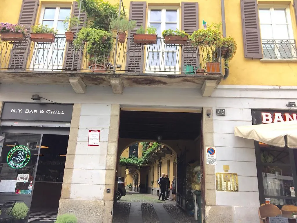 Appartement Lovelyloft - Alzaia Naviglio Milaan